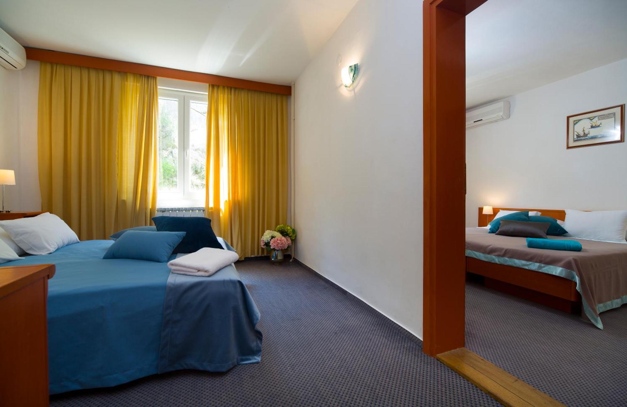 Hotel Faraon Trpanj Exteriör bild